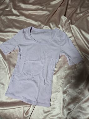 Time and Tru Scoop Neck Short Sleeve Top - Light Lavender